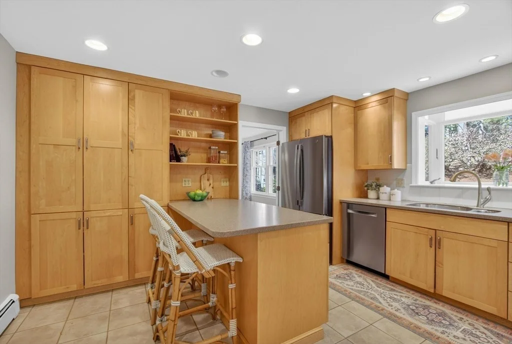 Photo of 18 Bromfield Rd