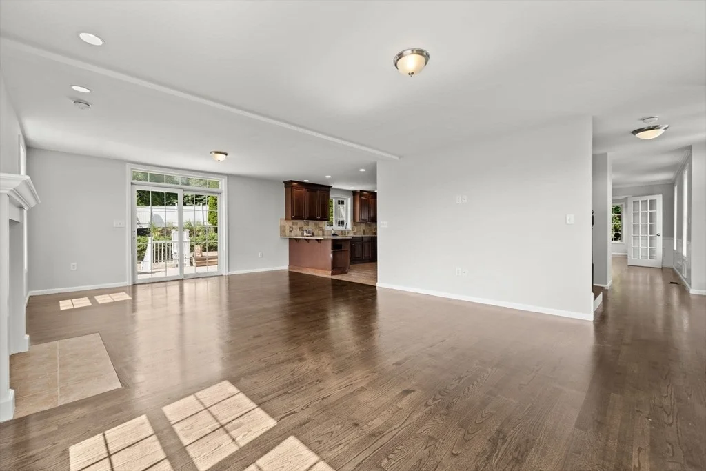 Photo of 8 Woods Hill Cir