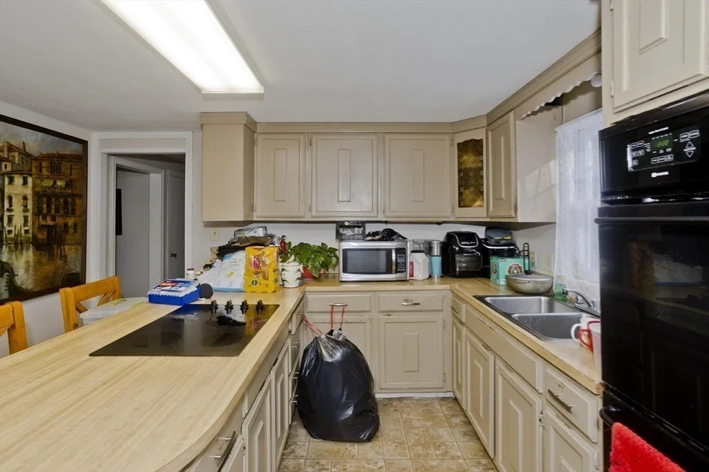 Photo of 647 Plumtree Rd