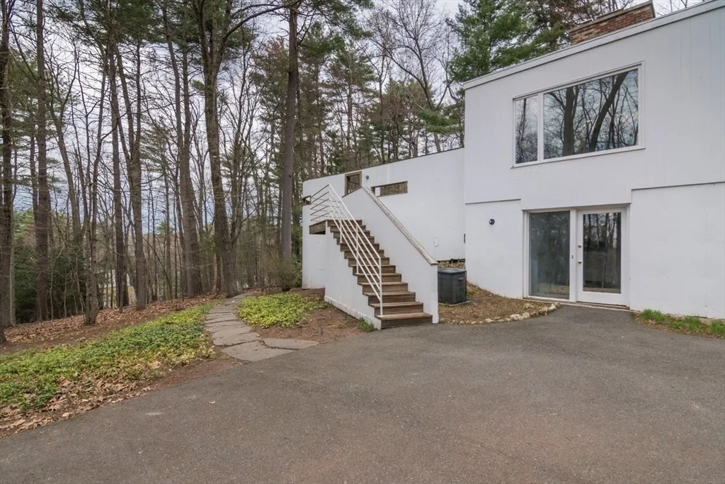 Photo of 43 Morgan Cir