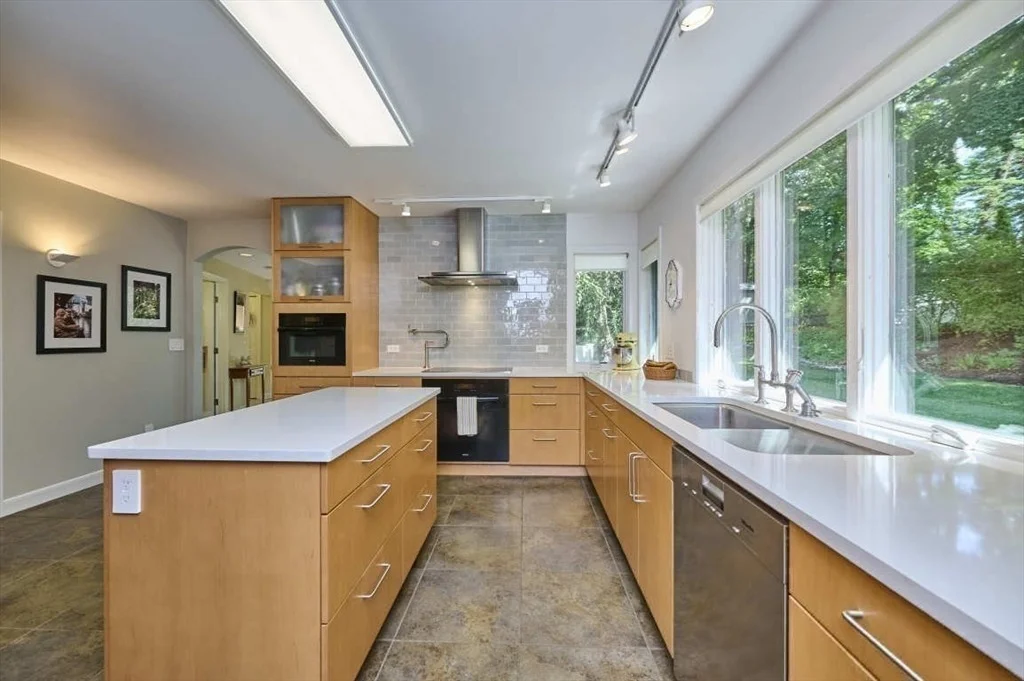 Photo of 212 Marsh Street