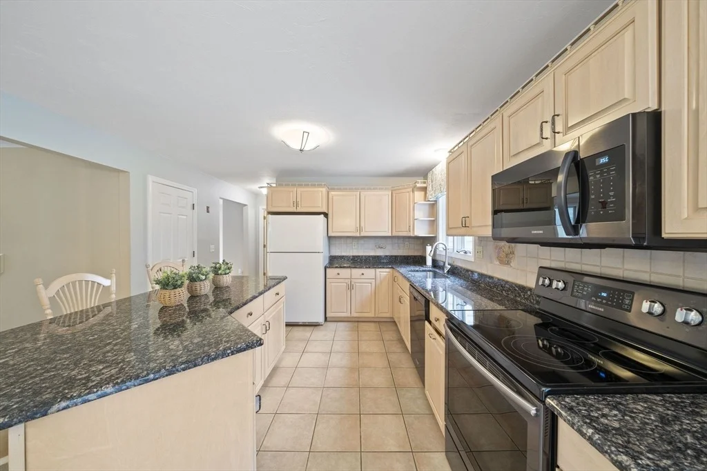 Photo of 67 Henderson Ln