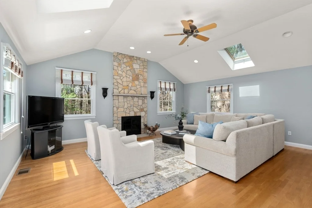 Photo of 7 Crest Circle