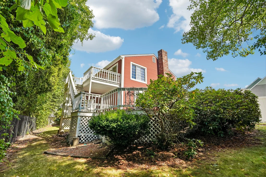 Photo of 7 Nirvana Dr