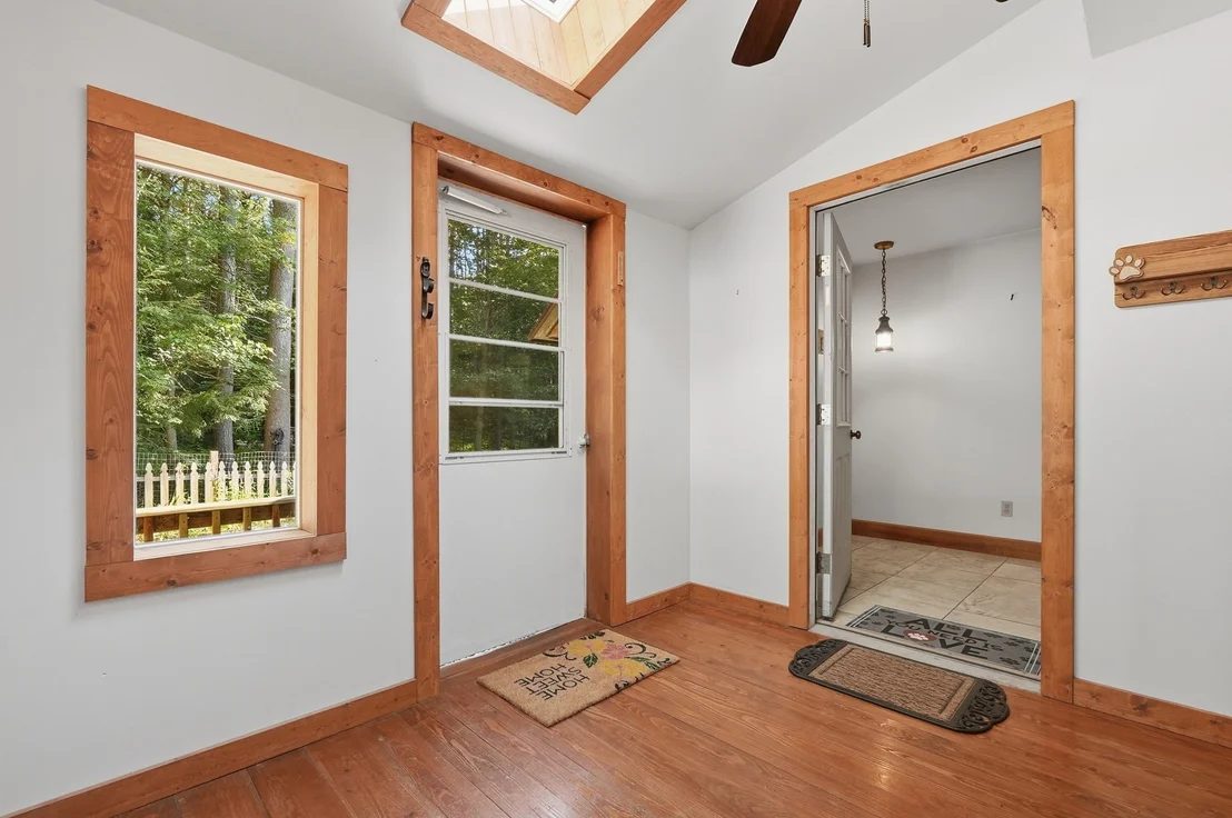 Photo of 488 White Rd