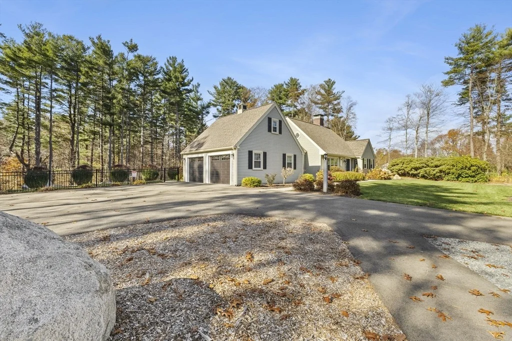 Photo of 16 Forest Park Dr