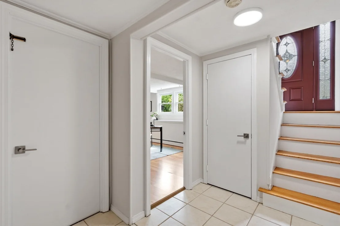 Photo of 18 Cowdrey Ln