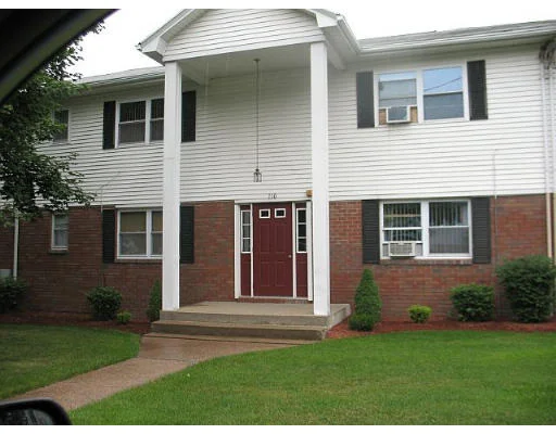 Photo of Unit D at 110 Colonial Cir