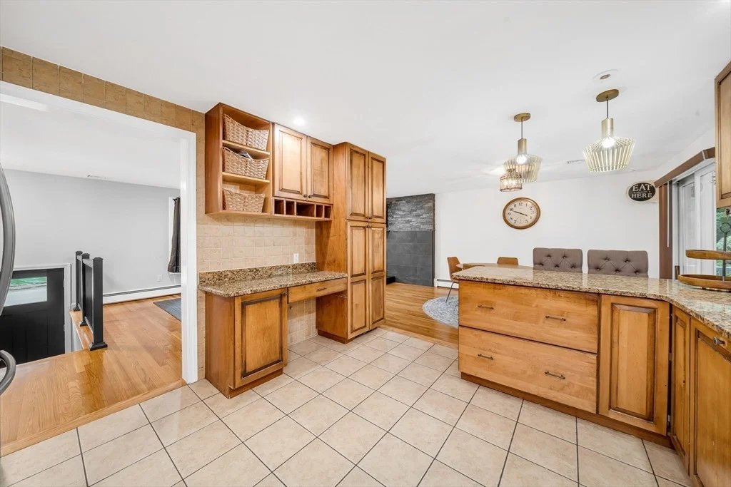 Photo of 8 Willowdale Dr