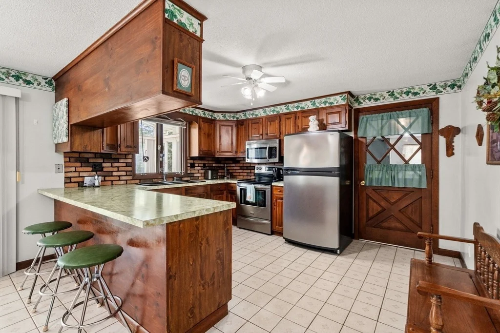 Photo of 749 Alpine Dr