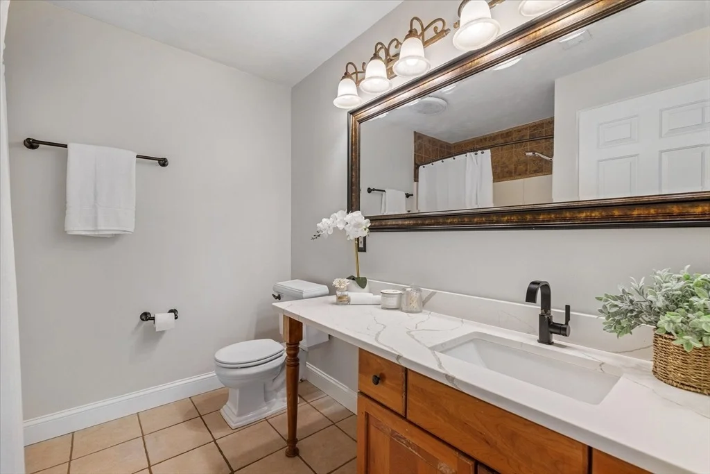 Photo of 8 Cardinal Cir