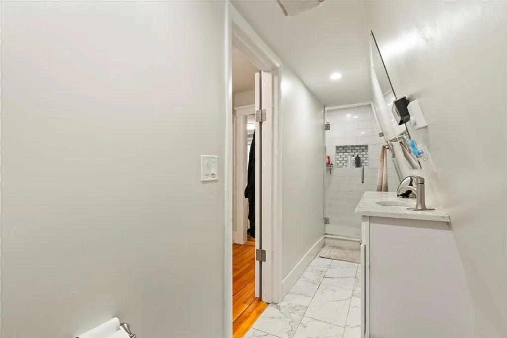 Photo of 1 Ralph Ave