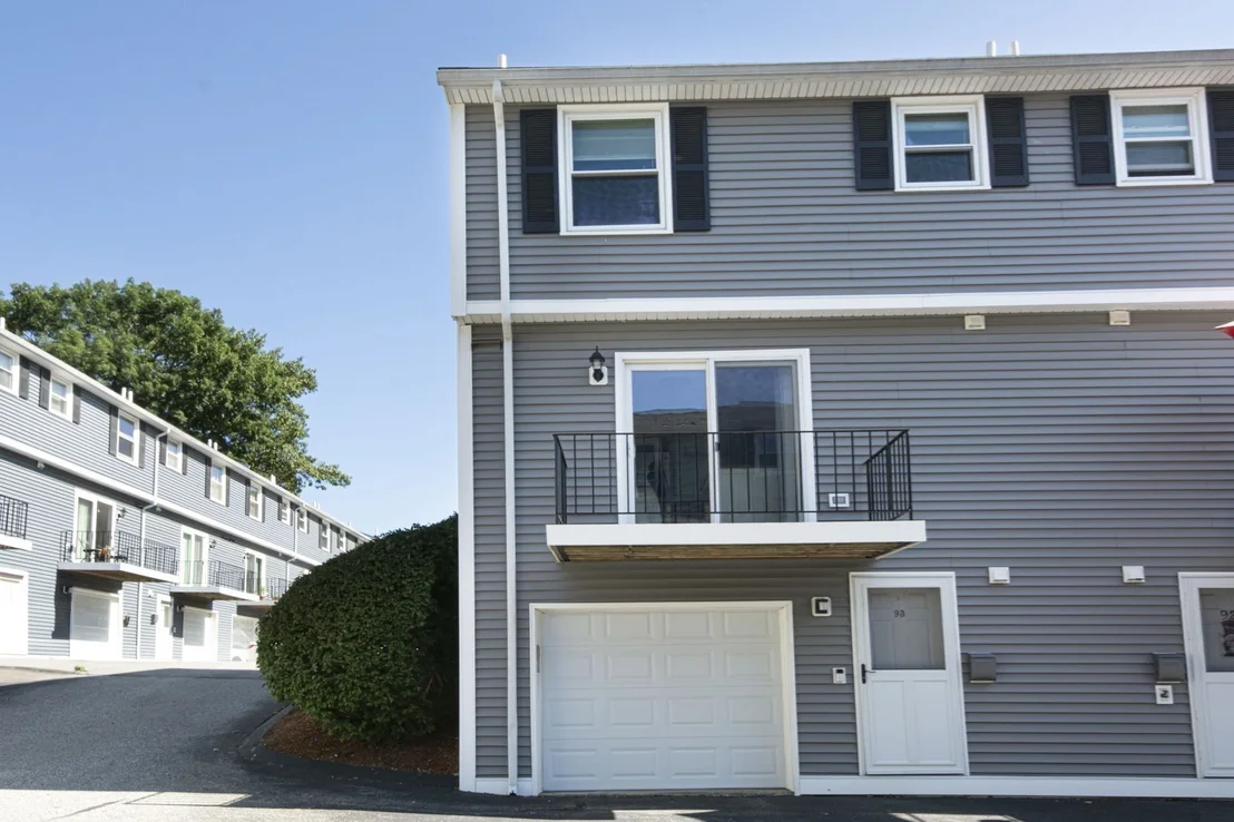 Photo of Unit 93 at 1221 Pawtucket Blvd