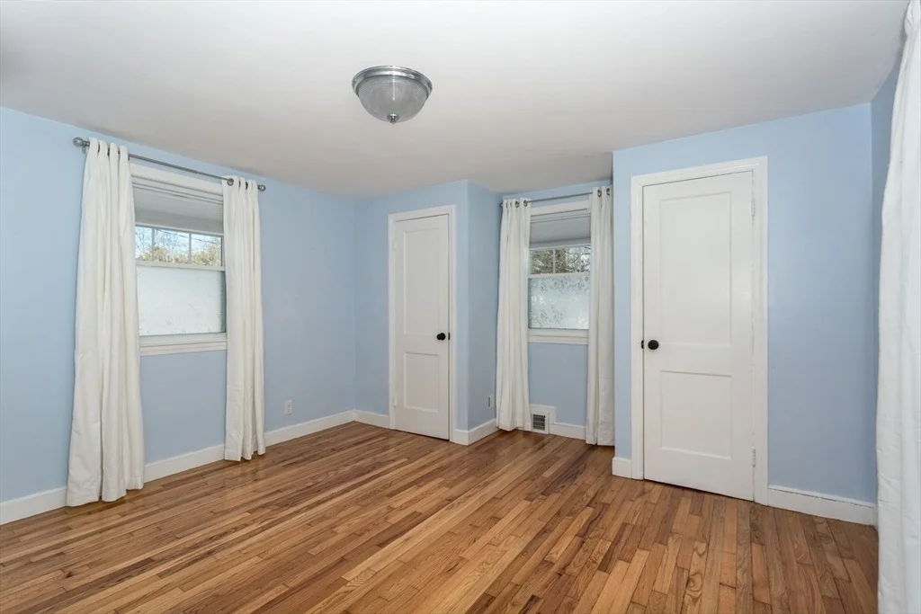 Photo of 81 Edgewater Drive