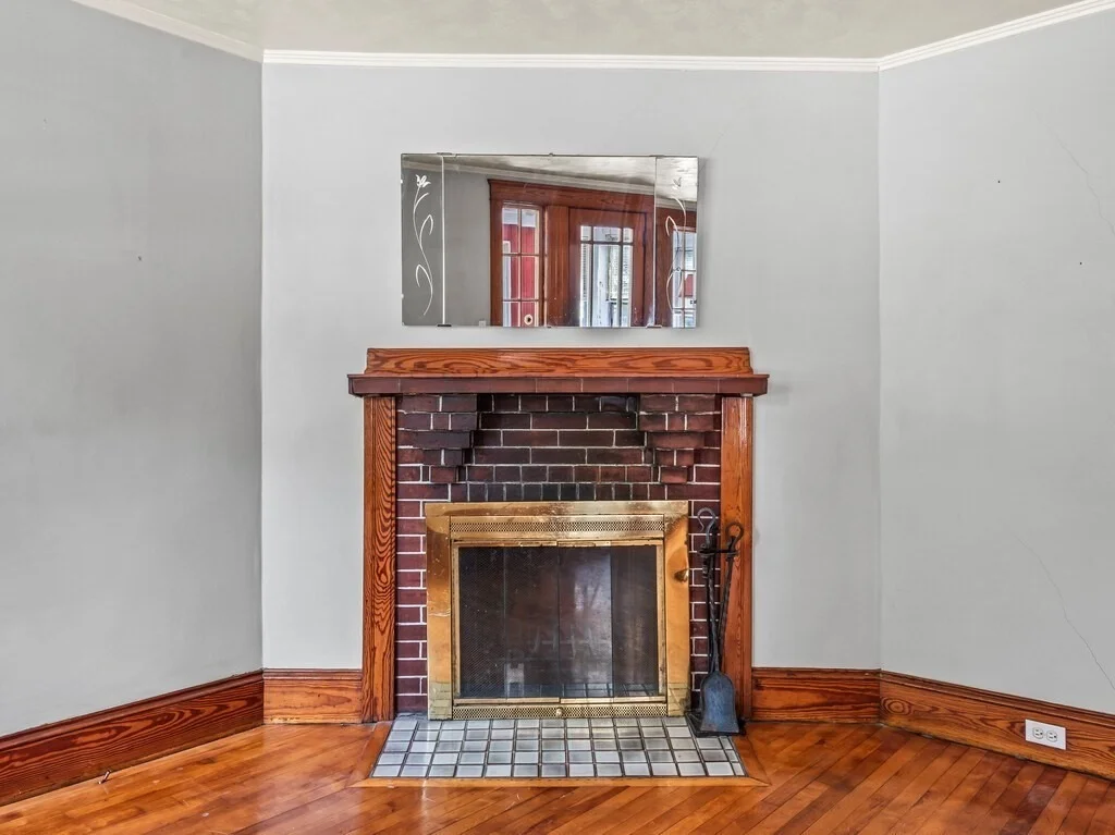 Photo of 34 Tiverton Parkway