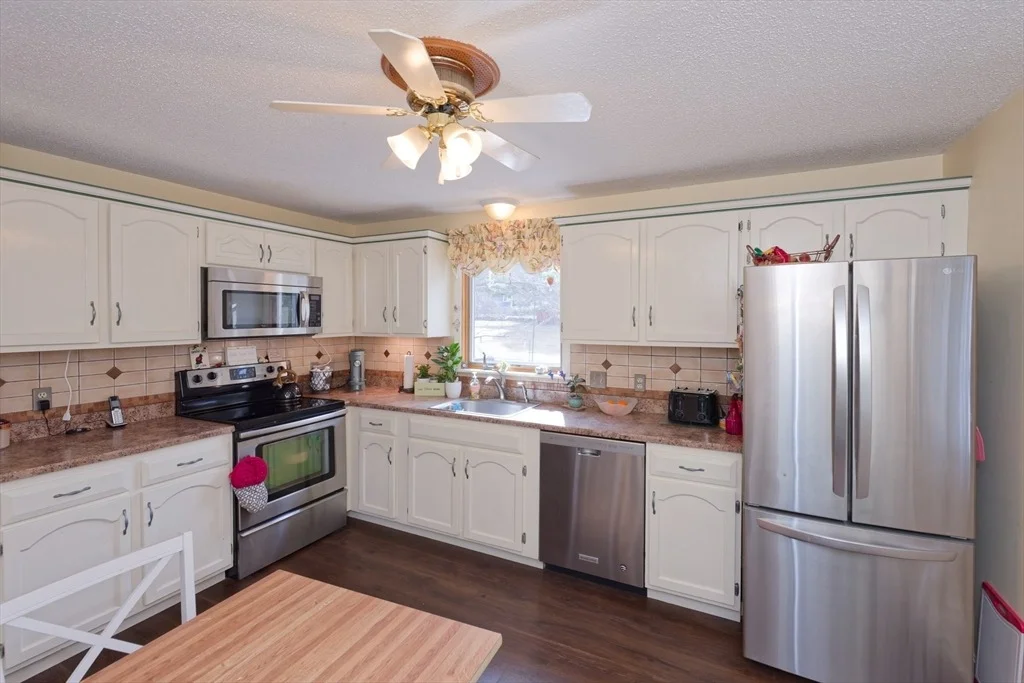 Photo of 415 Dailey Dr
