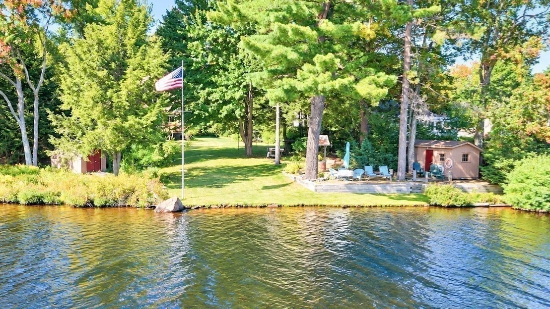 Photo of 64 Lakeshore Dr