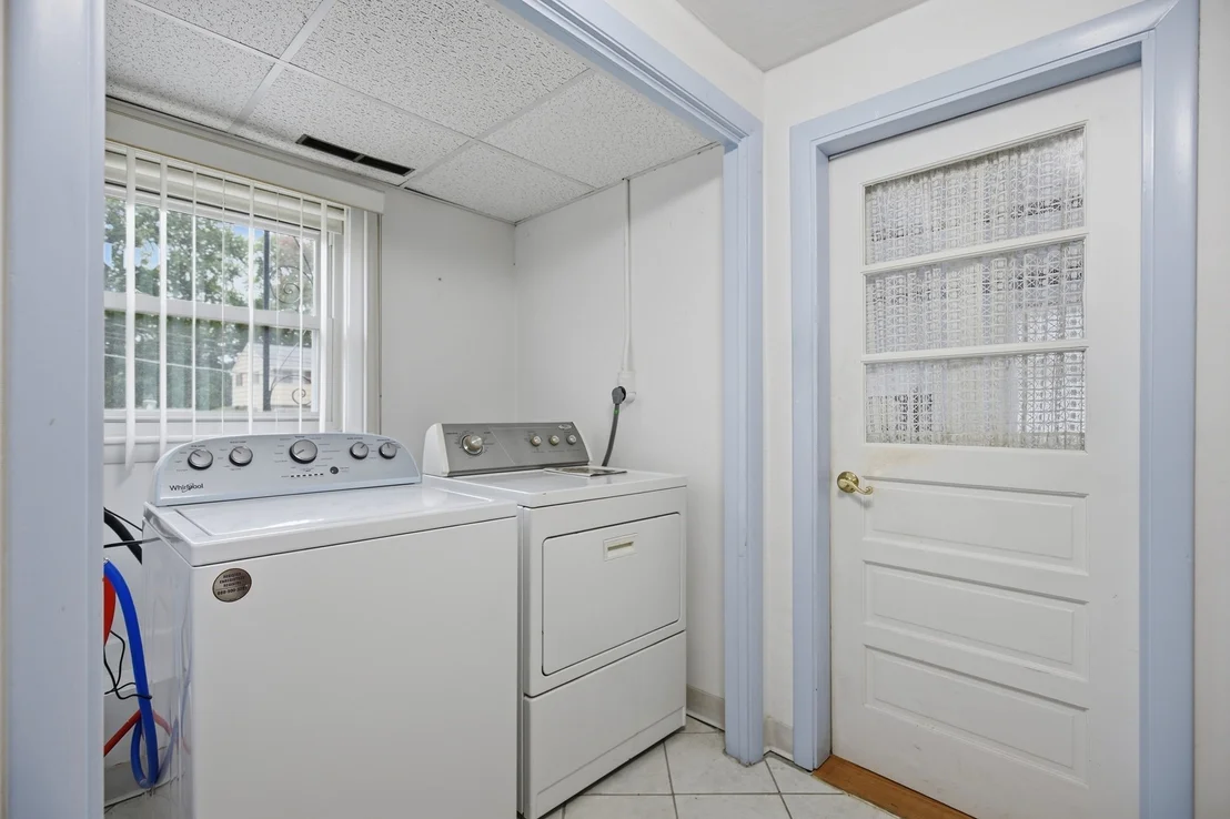 Photo of 37 Rustcraft Rd
