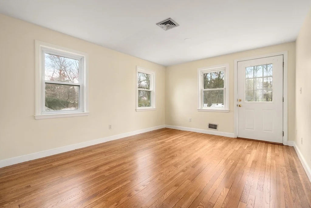 Photo of 125 Lyman Rd