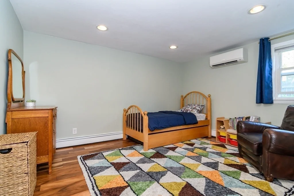 Photo of 48 Beacon St