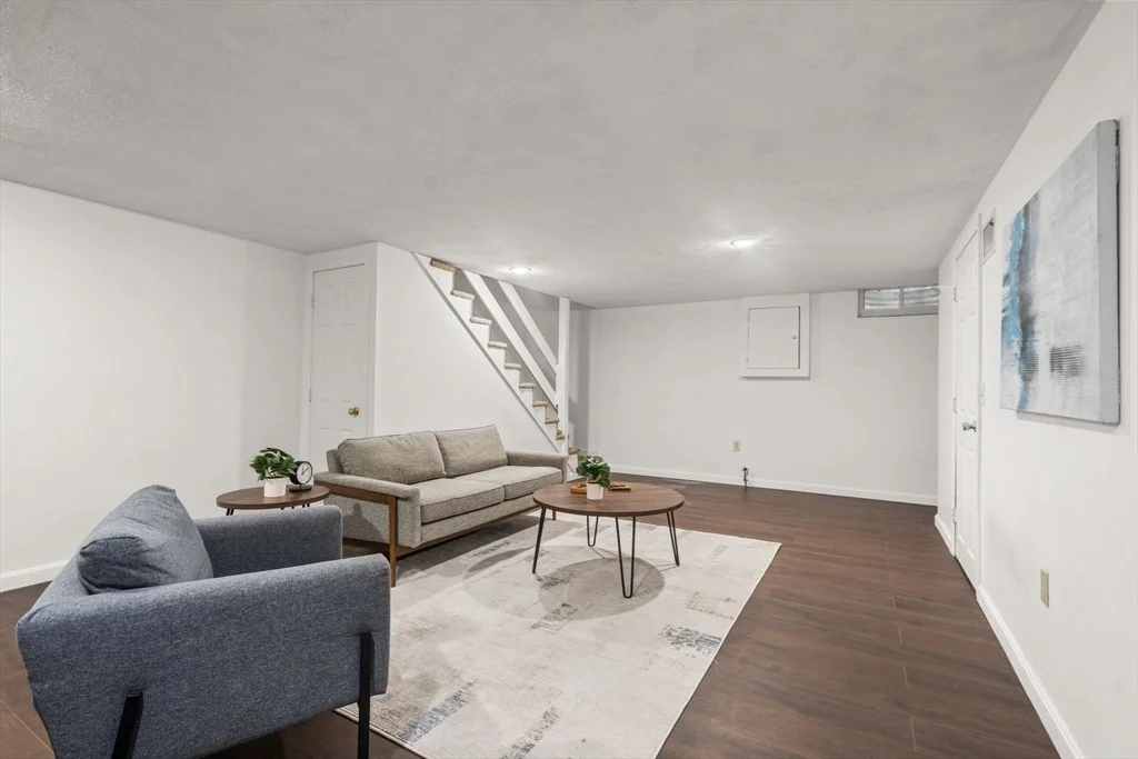 Photo of Unit 1 at 1 Beth Cir