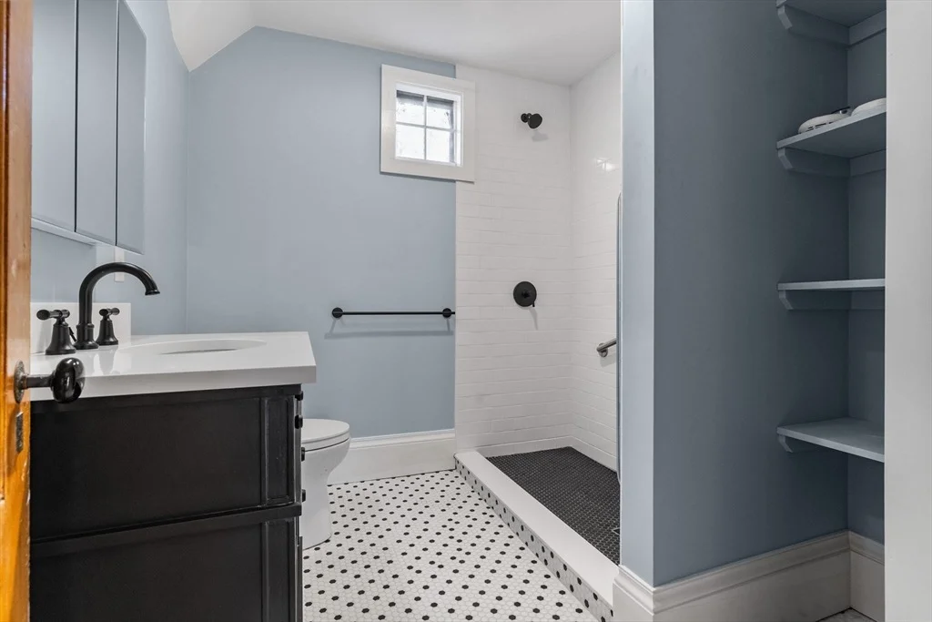 Photo of 16 Pleasant St