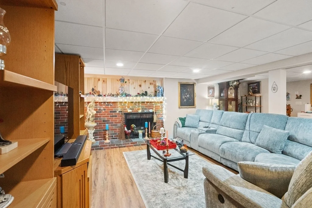 Photo of 16 Burbank Lane