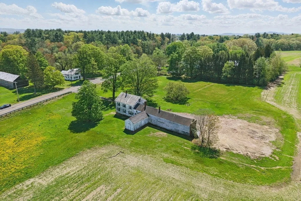 Photo of 394 River Dr