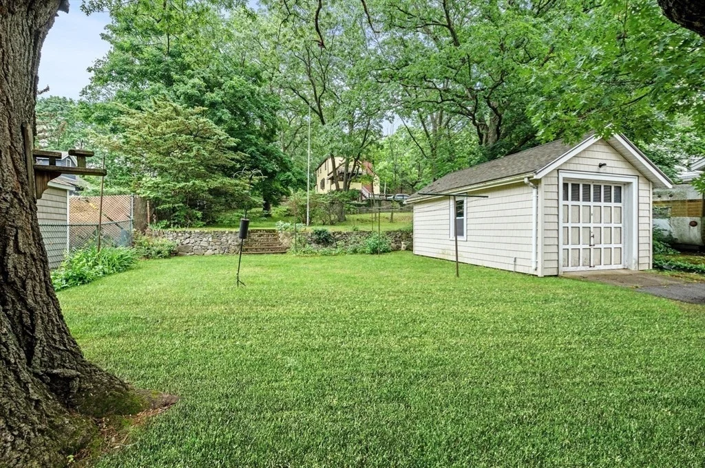 Photo of 33 Intervale Ave