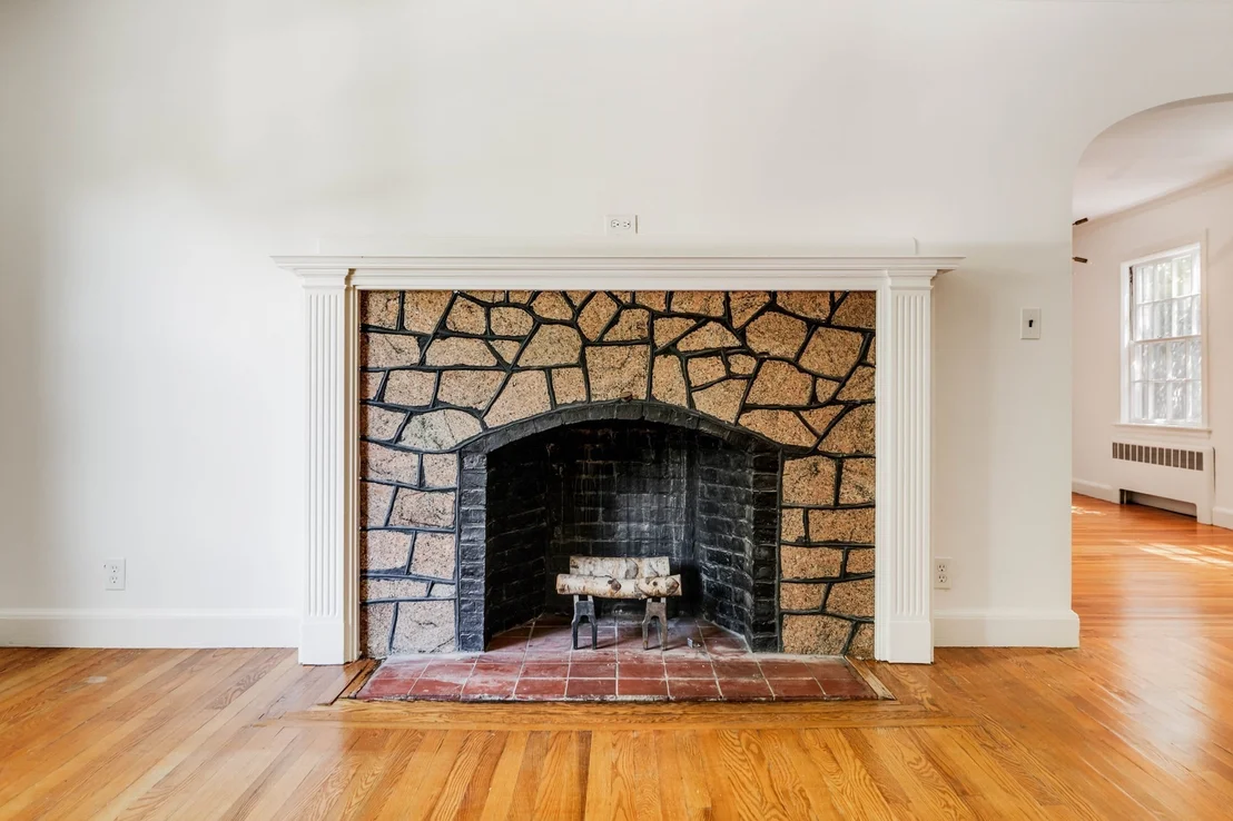 Photo of 77 Jordan Rd