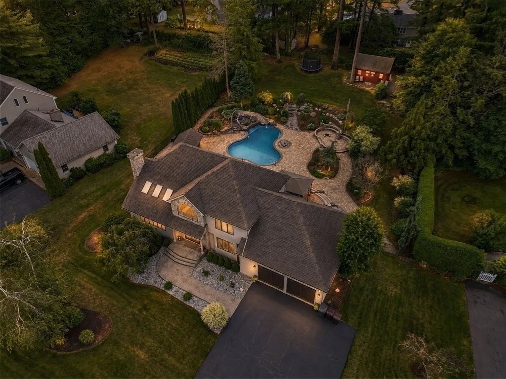 Photo of 56 Cardinal Ln