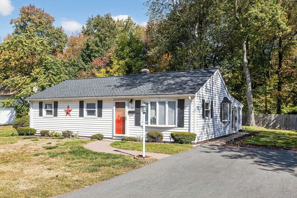Photo of 22 Ledgewood Dr