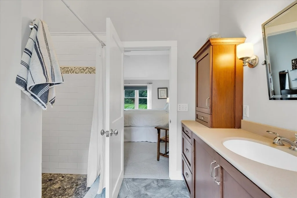 Photo of 575 Harwich Rd