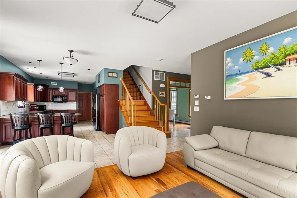 Photo of 294 Cardinal Way