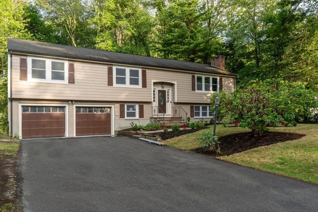 Photo of 14 Travis Dr