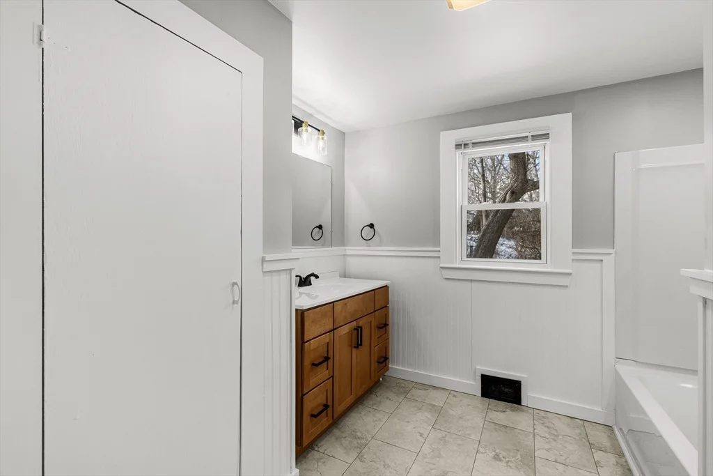 Photo of 2 Oakdale St