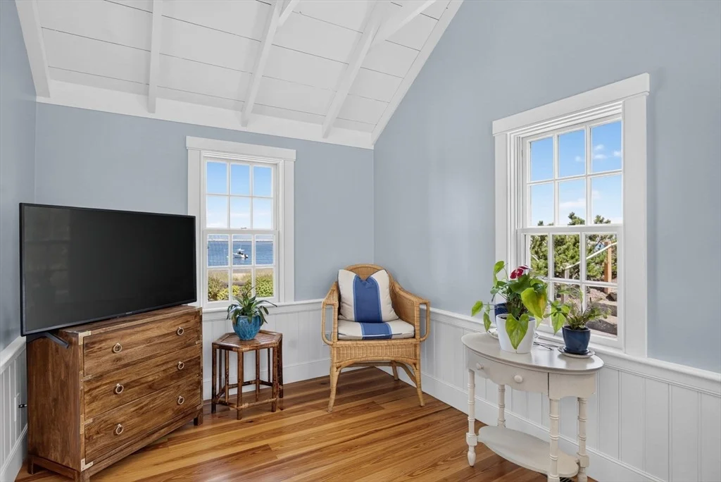 Photo of 166 Shore Road