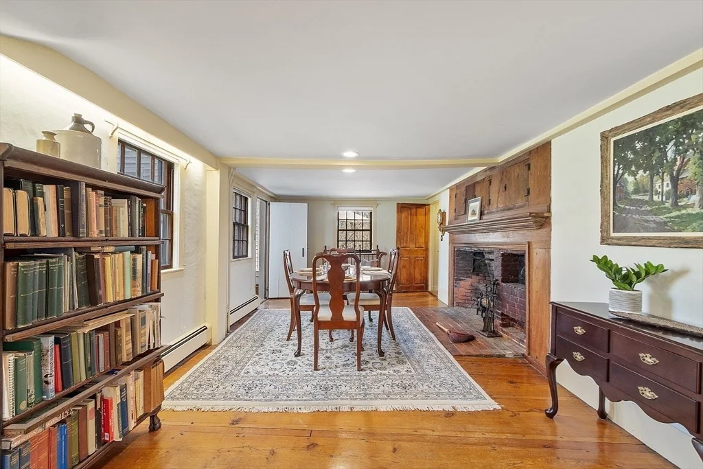 Photo of 320 Lowell Rd