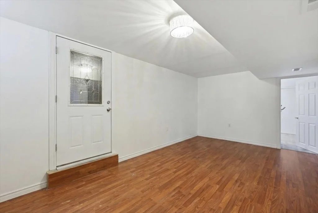 Photo of 238 Sterling St