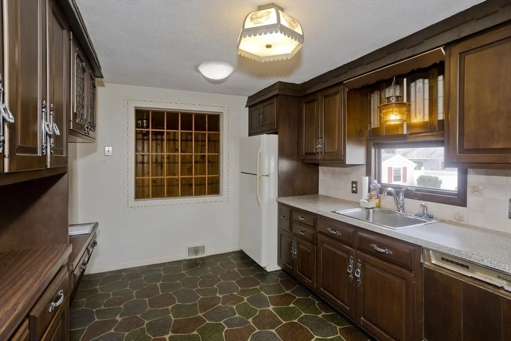 Photo of 83 Mayflower Ave