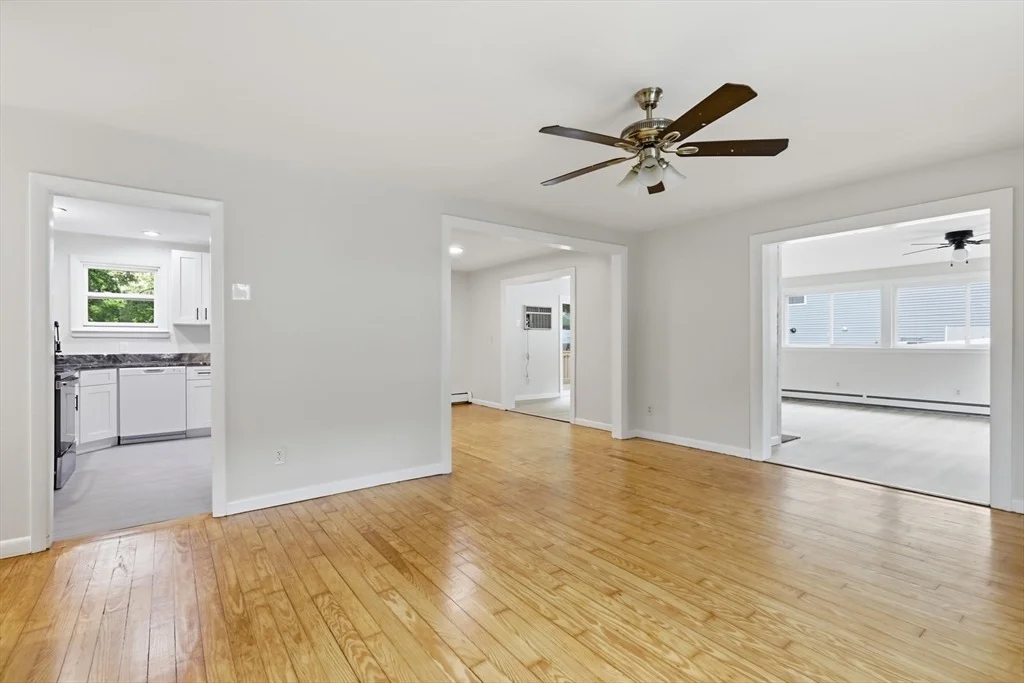 Photo of 1007 Boston Rd