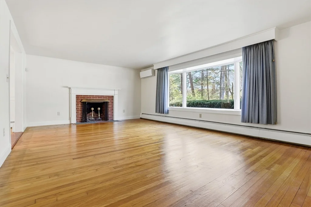 Photo of 76 Alcott St