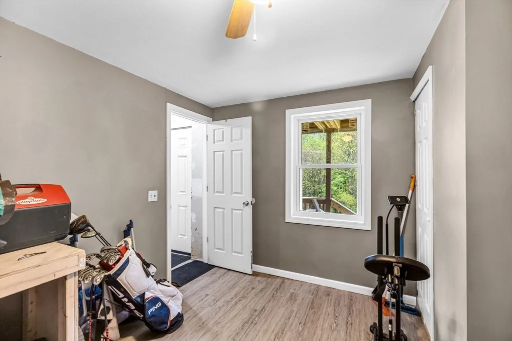 Photo of 302 Middlefield Rd