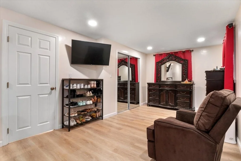 Photo of 107 Lakeview Dr
