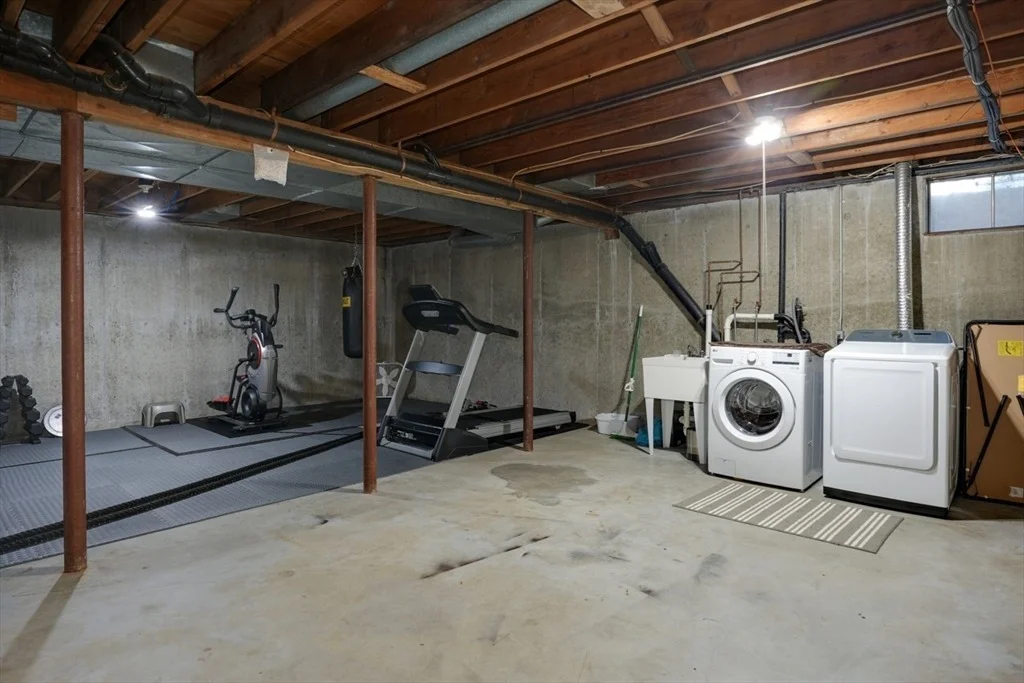 Photo of 18 Bay Path Dr