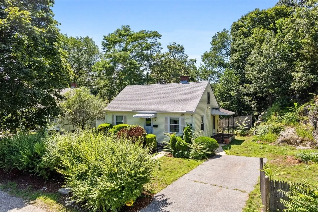 Photo of 38 Cutter Hill Rd