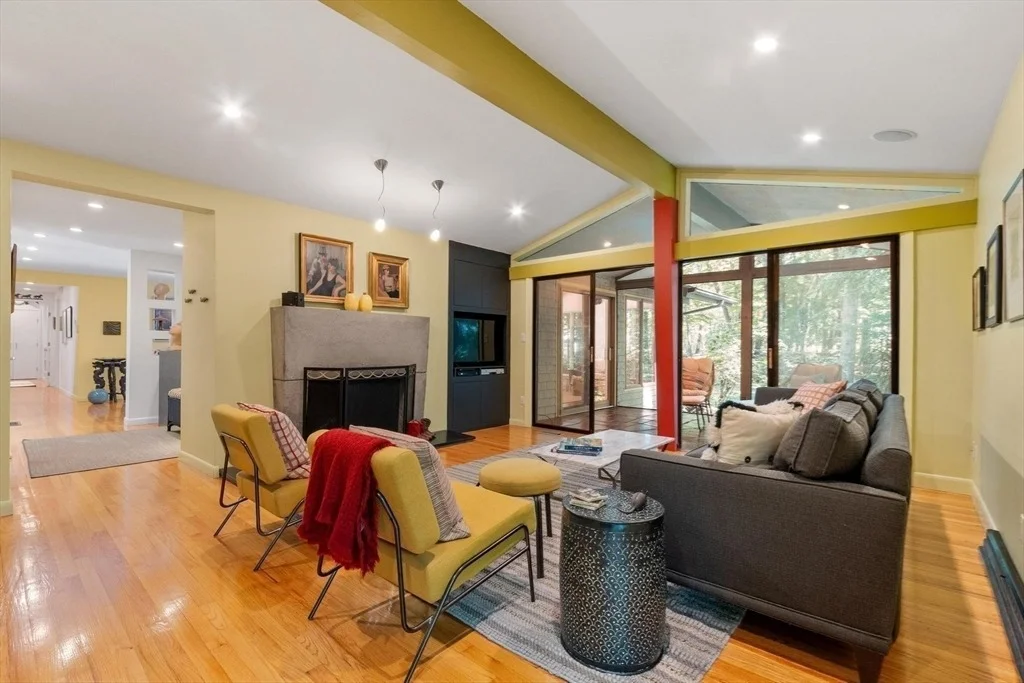 Photo of 221 Pope Rd