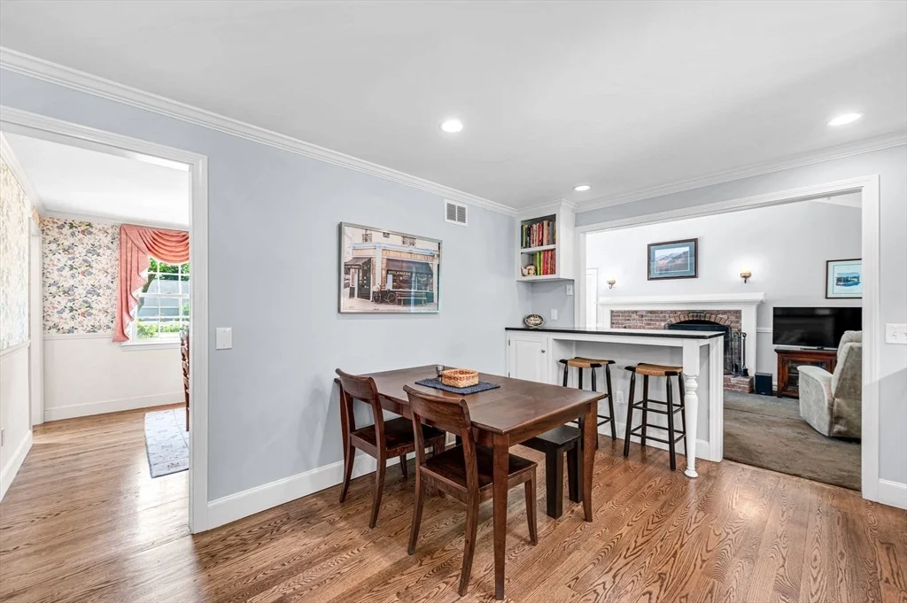 Photo of 6 Brookmont Dr