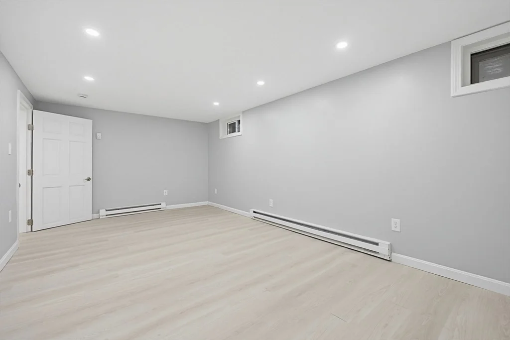 Photo of 6 Almond Dr
