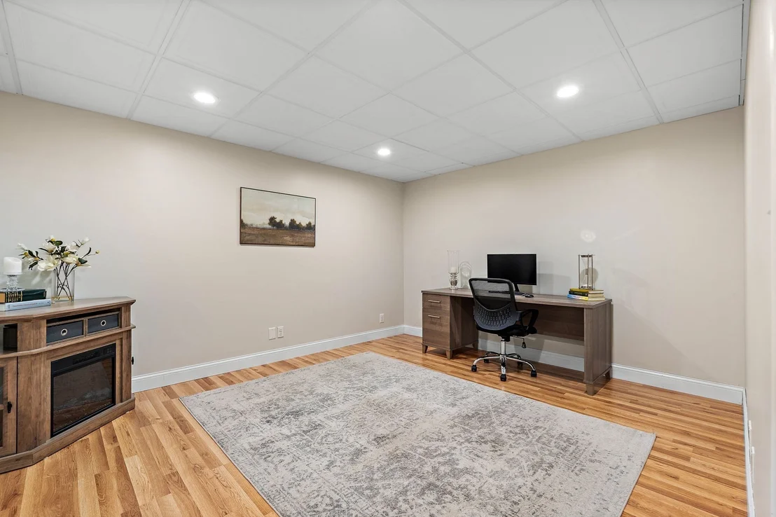 Photo of 68 Quaker Lane